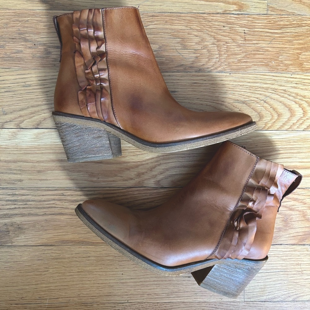 MALA VITA Desiree Leather Ruffle Boot Cognac Saddle Brown Chelsea Style Bootie